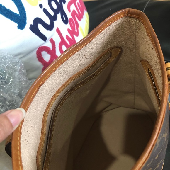 Authentic lv bucket - Picture 4 of 5